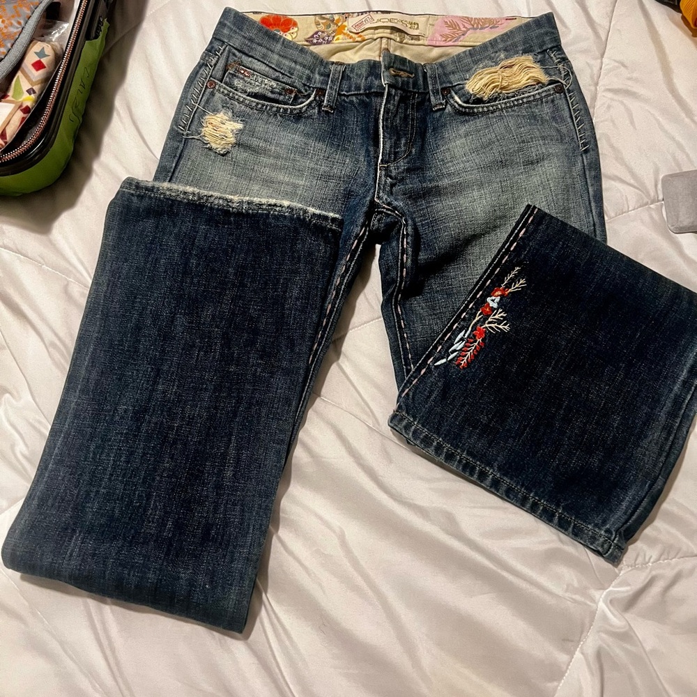 Joe's Jeans Dark Blue 1971 wide  Leg with Embroidery size 26 great condition!